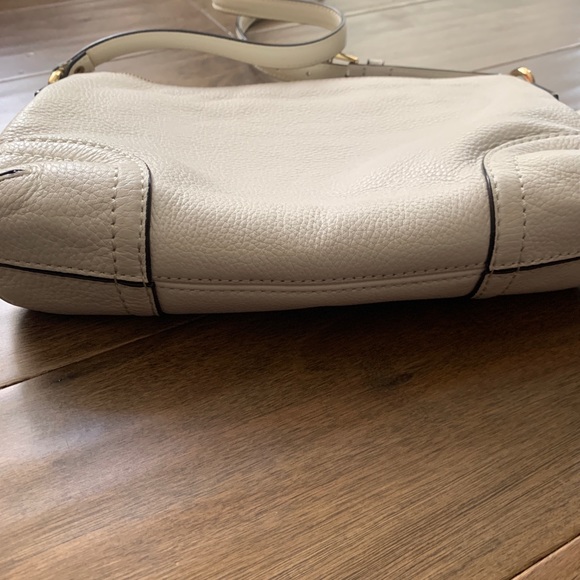 Michael Kors White Shoulder Bag - Picture 6 of 7